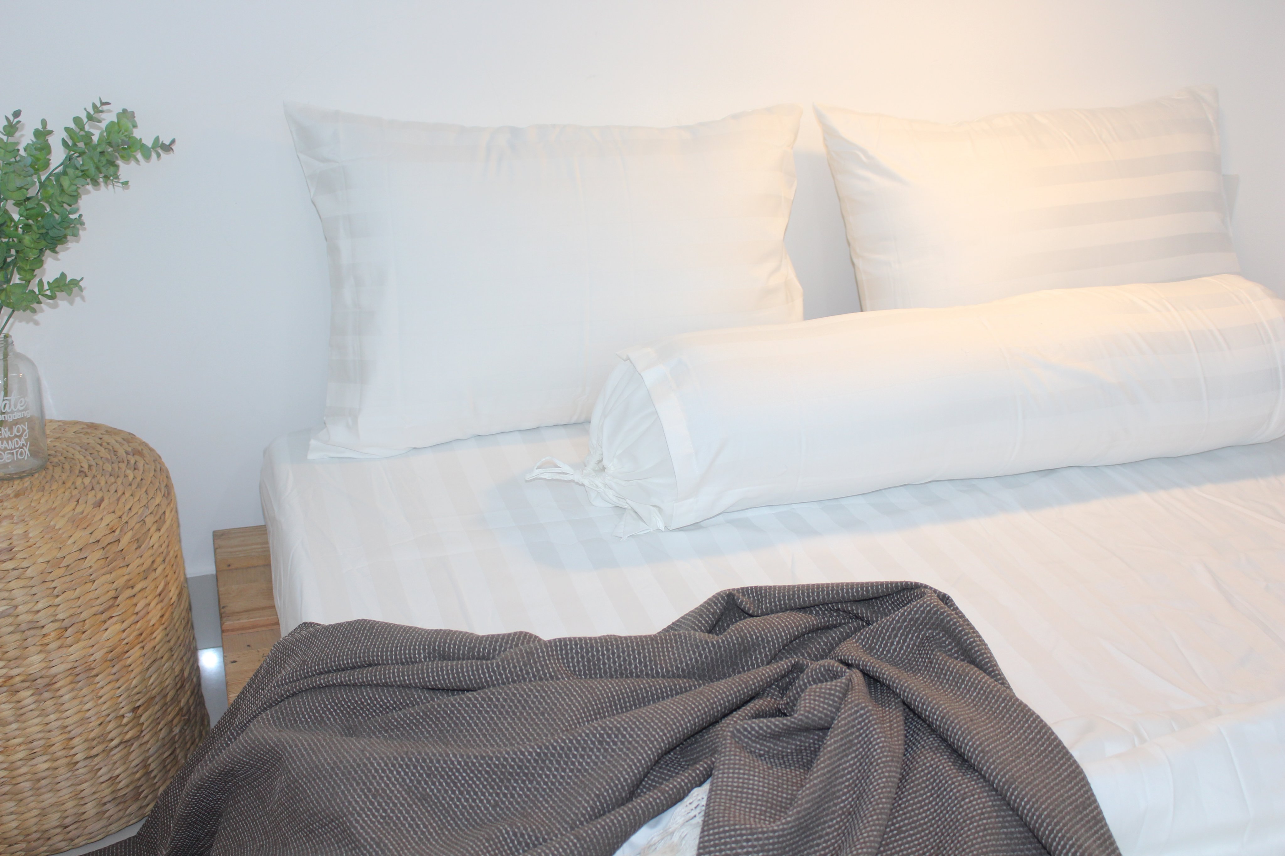 Bộ Drap Gối KHA LY - Sọc Trắng 3P cao cấp 4 sao KHÁCH SẠN, RESORT, HOMESTAY- vài dầy dặn sang trọng,
